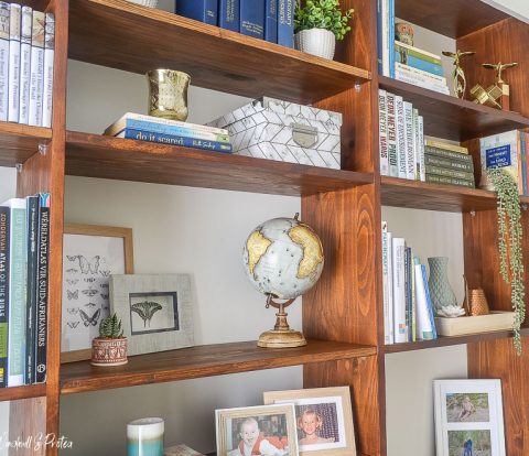 How to Decorate Bookshelves with Books | www.windmillprotea.com